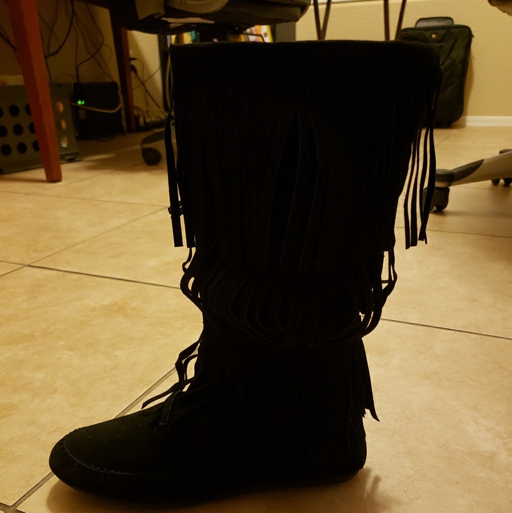Fringe boots